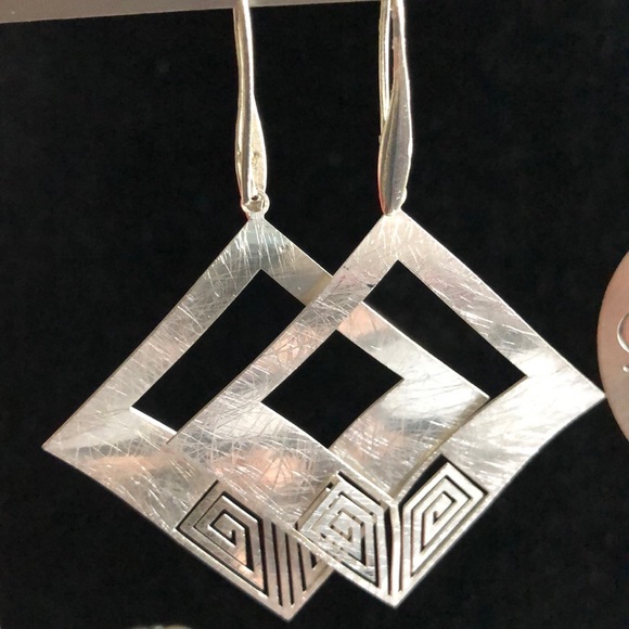 Drop Earrings - Picture 3 of 4